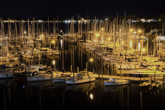 Panorama notturno del diporto velico di Venezia