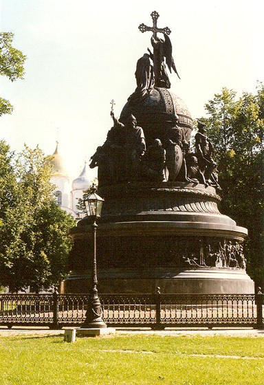 Il monumento ai mille anni di storia russa a Novgorod