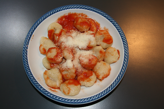 Gnocchi di patate col sugo di pomodoro