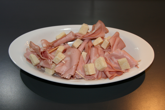 Straccetti di mortadella e formaggio grana