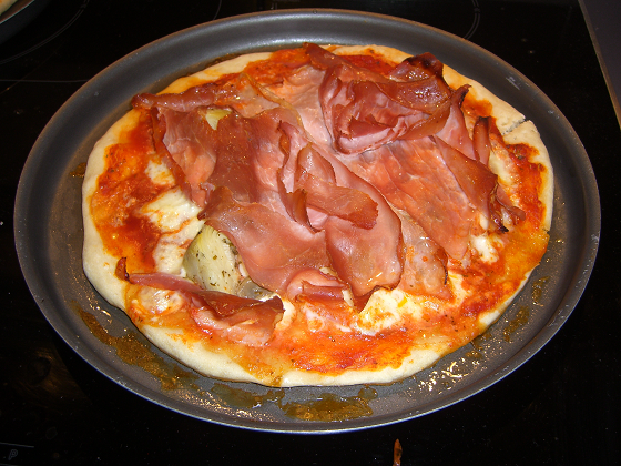 Pizza carciofini e prosciutto