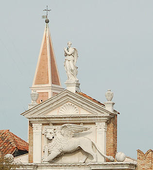 Il leone all'ingresso dell'Arsenale di Venezia