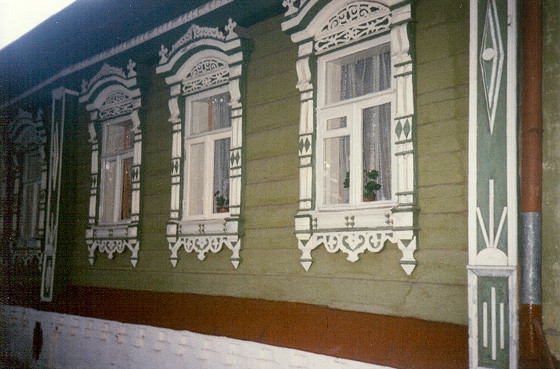 La tipiche finestre di una dacia russa
