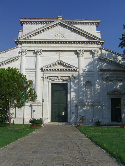 La facciata della chiesa di San Pietro di Castello