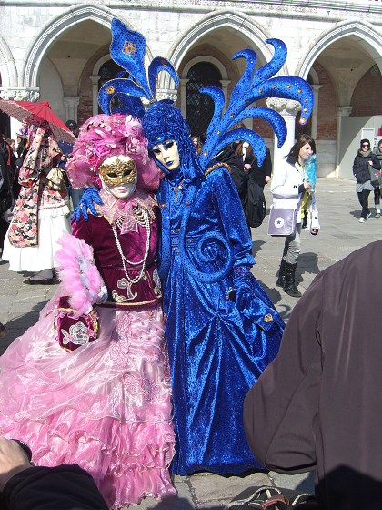 Maschere in piazza San Marco a Venezia
